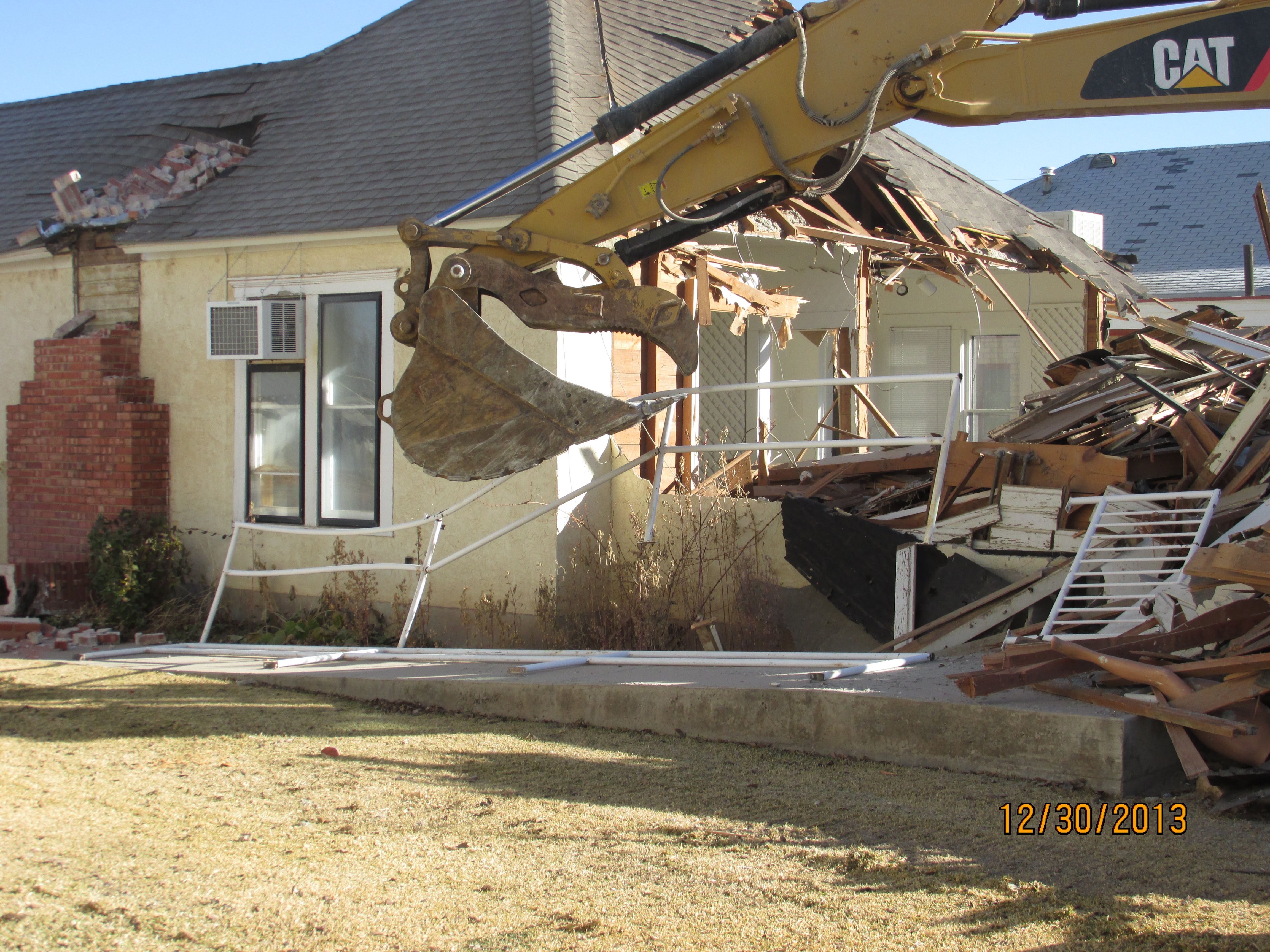 art annex demolition 12-30-13 040